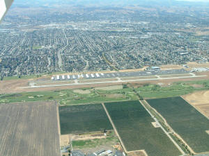 O69 - Petaluma Airport from the downwind to 29er