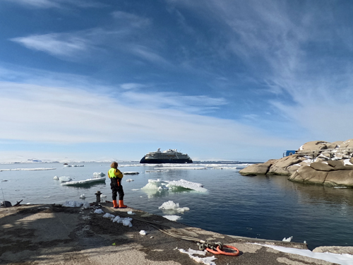 Ship and Terra Nova Bay Mario Zuchelli Station