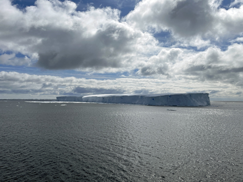 Amundsen Sea Icebergs