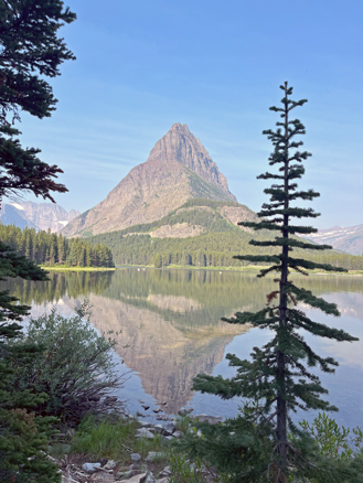 Lago and Mountain