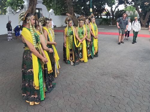 Cirebon Dancers