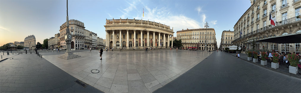 Bordeaux Plaza Pano